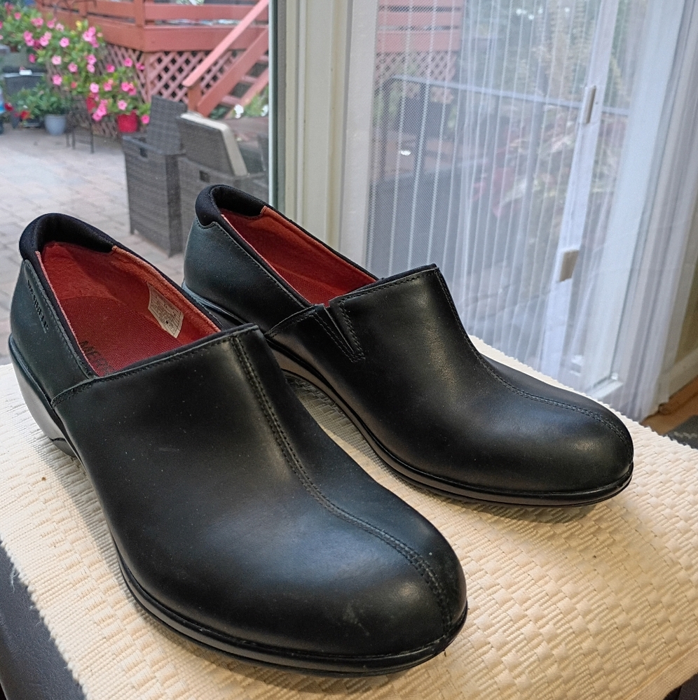 Merrell Black Leather Women's Mules.Size 9 New Condition - Picture 3 of 9